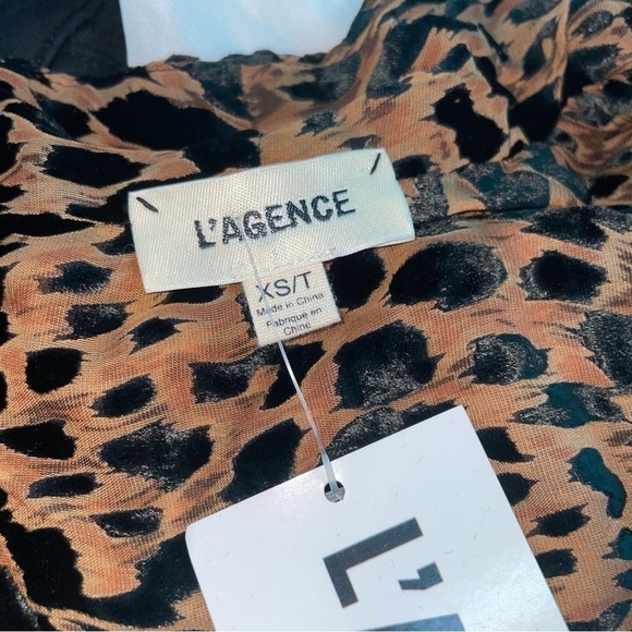 L'AGENCE Lydia Drape Front Blouse in Black & Nude Combo XS NWT - Picture 5 of 7